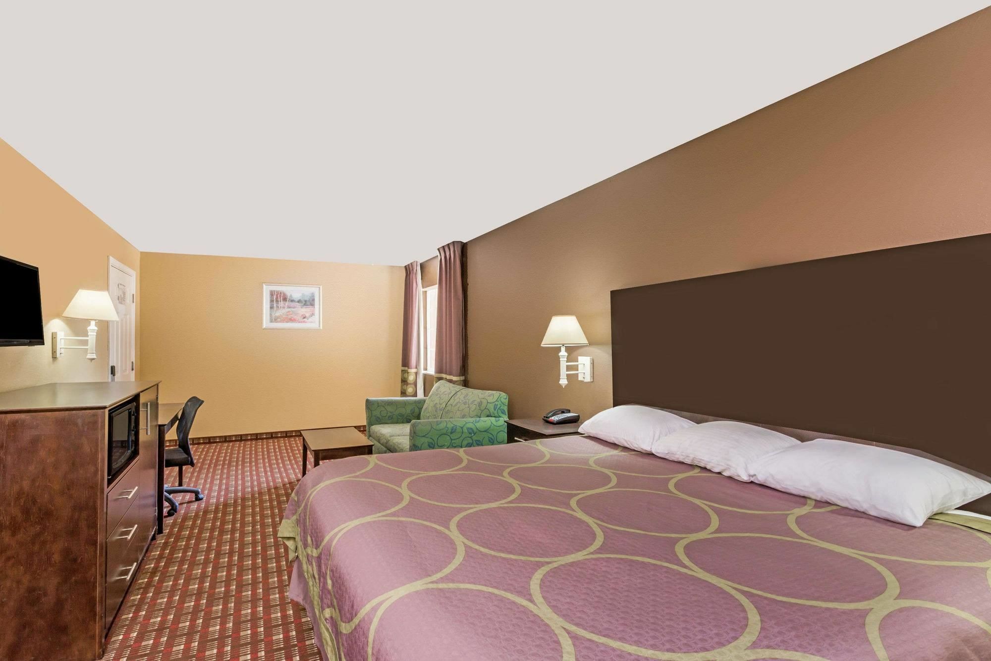 Super 8 By Wyndham Lake Charles Northeast Eksteriør billede